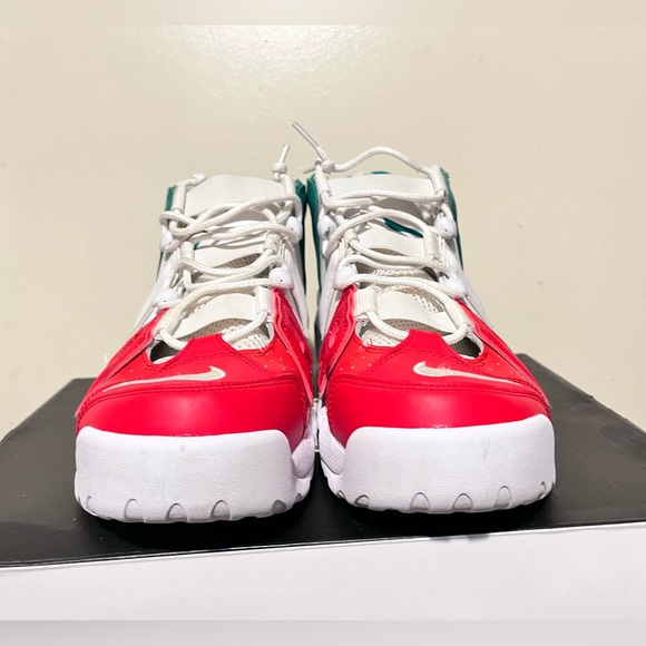 red white green uptempo